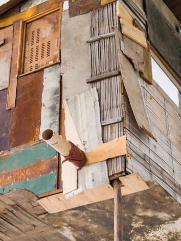 CLIFF HOUSE / Assemblage in cardboard, wood, metal and plastic / 2015